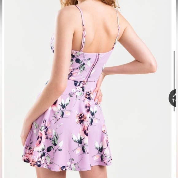 Francesca’s- Trixxi Clara Floral Front Knot Mini Dress - Picture 2 of 7